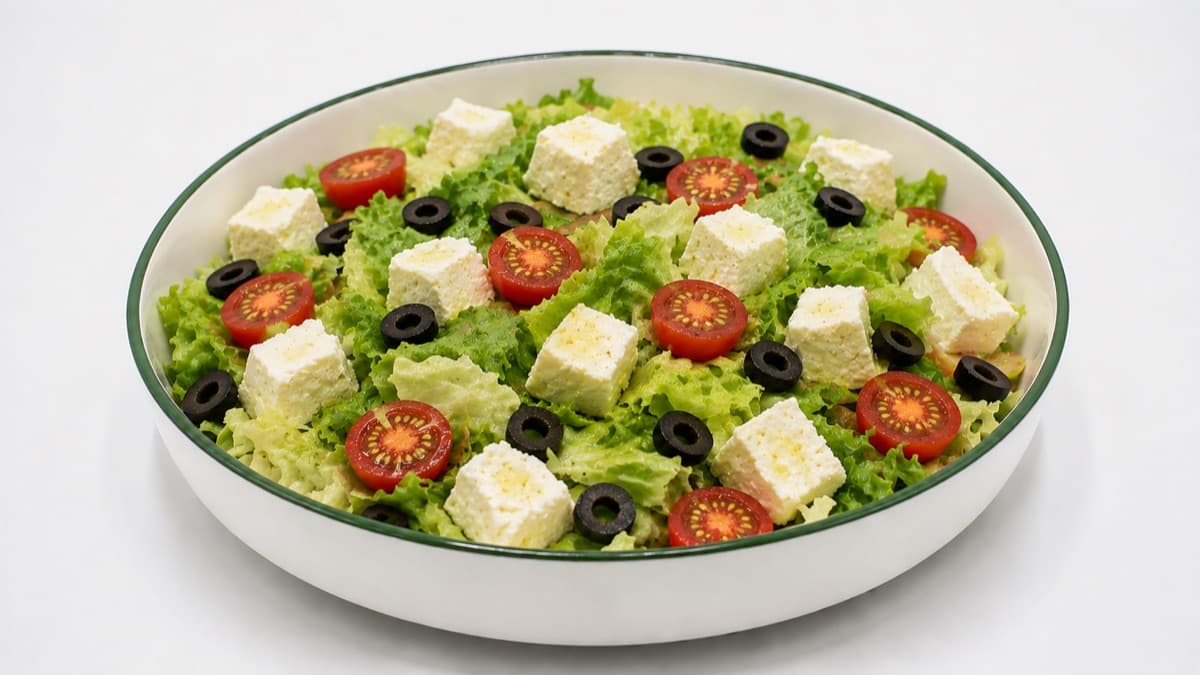 Akdeniz Salata